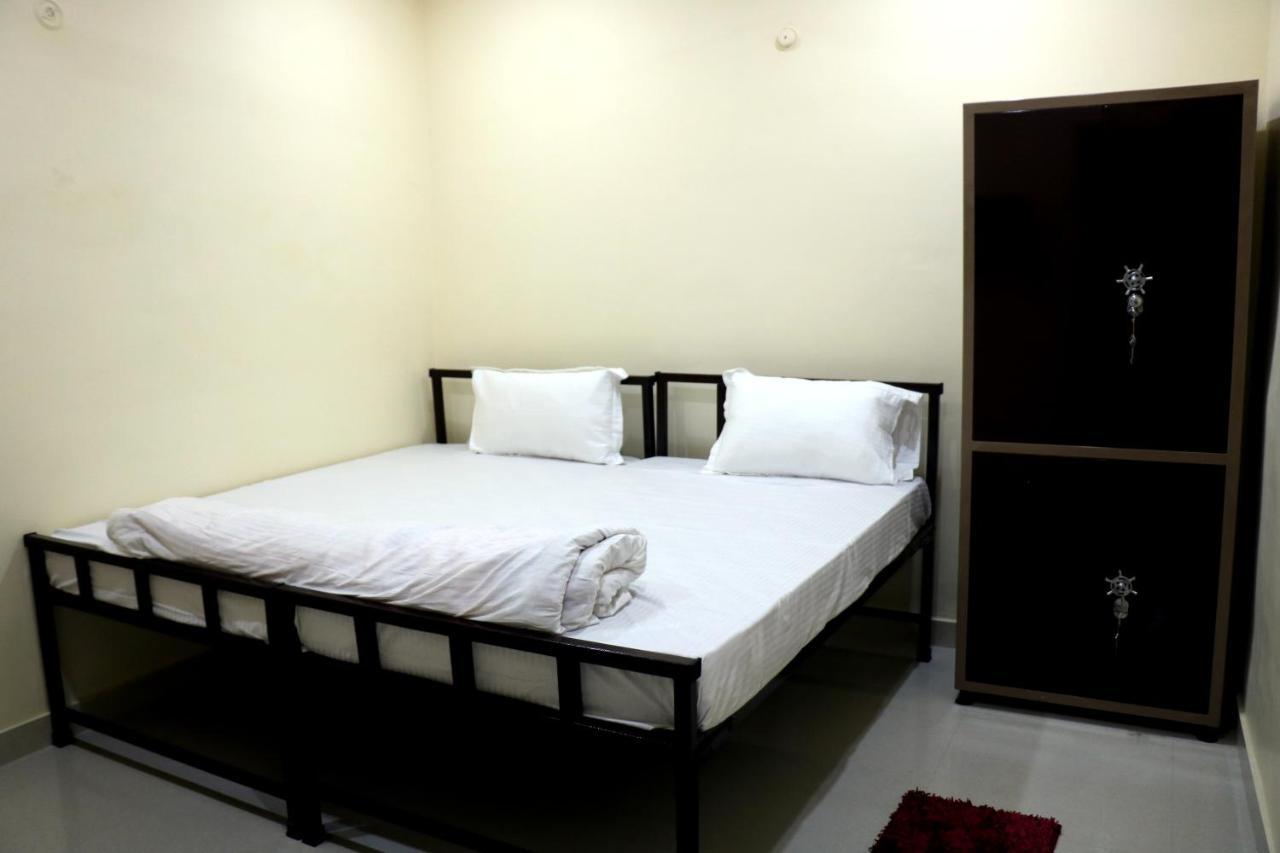 Saraswati Palace Varanasi Eksteriør bilde